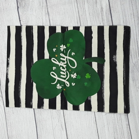ST. Patrick's Day Lucky Shamrock Canvas Garden Flag 12 x 18 Inches - Picture 3 of 5